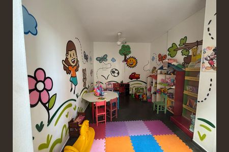Apartamento à venda com 47m², 2 quartos e 1 vaga Apartamento à venda com 47m², 2 quartos e 1 vagaÁrea comum - Playground
