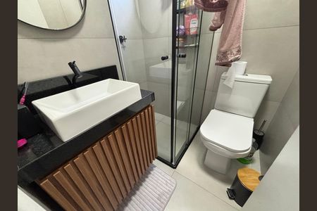 Apartamento à venda com 47m², 2 quartos e 1 vaga Apartamento à venda com 47m², 2 quartos e 1 vagaBanheiro