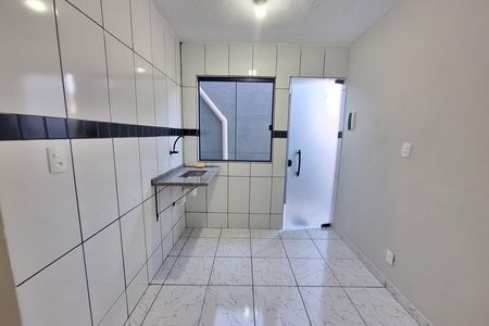Sala/Cozinha de kitnet/studio para alugar com 1 quarto, 30m² em Parque Independencia, Duque de Caxias