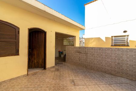 Casa à venda com 109m², 2 quartos e 2 vagasQuintal