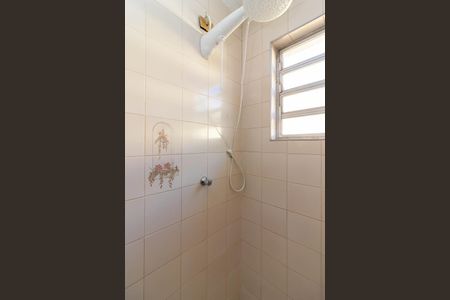 Casa à venda com 109m², 2 quartos e 2 vagasBanheiro 1