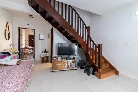 Casa à venda com 109m², 2 quartos e 2 vagasSala