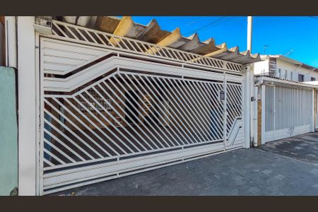 Casa à venda com 109m², 2 quartos e 2 vagasFachada