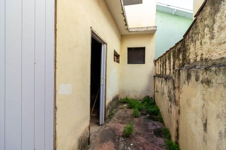 Casa à venda com 109m², 2 quartos e 2 vagasSalão - Corredor Lateral