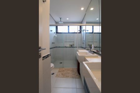 Apartamento para alugar com 210m², 3 quartos e 3 vagas Apartamento para alugar com 210m², 3 quartos e 3 vagasBanheiro Suíte 2