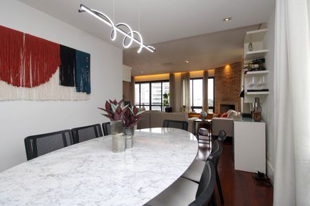 Apartamento para alugar com 210m², 3 quartos e 3 vagas Apartamento para alugar com 210m², 3 quartos e 3 vagasSala de jantar