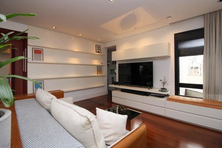 Apartamento para alugar com 210m², 3 quartos e 3 vagas Apartamento para alugar com 210m², 3 quartos e 3 vagasSala
