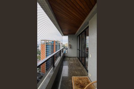 Varanda  de apartamento à venda com 3 quartos, 210m² em Morumbi, São Paulo