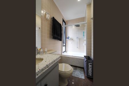 Apartamento para alugar com 210m², 3 quartos e 3 vagas Apartamento para alugar com 210m², 3 quartos e 3 vagasBanheiro Suíte 1