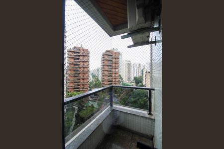 Apartamento para alugar com 210m², 3 quartos e 3 vagas Apartamento para alugar com 210m², 3 quartos e 3 vagasVaranda Suíte 1