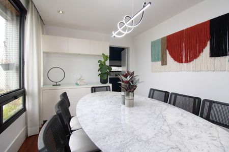 Apartamento para alugar com 210m², 3 quartos e 3 vagas Apartamento para alugar com 210m², 3 quartos e 3 vagasSala de jantar
