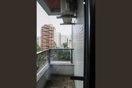 Apartamento para alugar com 210m², 3 quartos e 3 vagas Apartamento para alugar com 210m², 3 quartos e 3 vagasVaranda Suíte 1