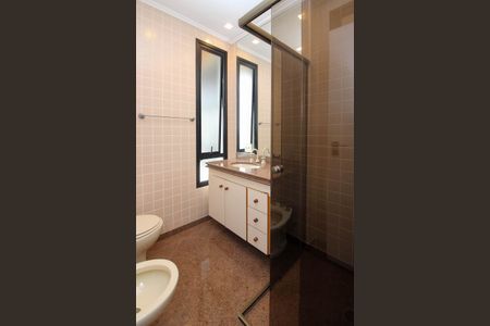 Apartamento para alugar com 210m², 3 quartos e 3 vagas Apartamento para alugar com 210m², 3 quartos e 3 vagasBanheiro Escritório