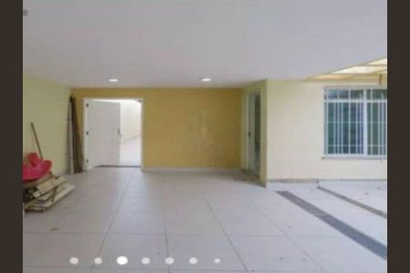 Casa à venda com 3 quartos, 184m² em Vila Brasilina, São Paulo