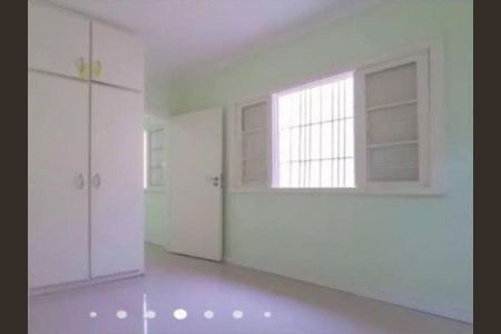 Casa à venda com 3 quartos, 184m² em Vila Brasilina, São Paulo
