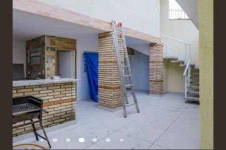 Casa à venda com 3 quartos, 184m² em Vila Brasilina, São Paulo