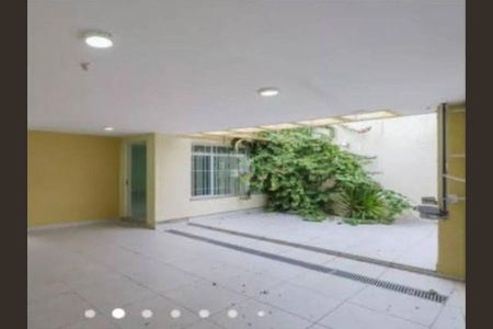 Casa à venda com 3 quartos, 184m² em Vila Brasilina, São Paulo