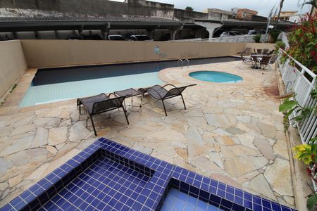 Apartamento para alugar com 65m², 2 quartos e 1 vagaÁrea comum - Piscina