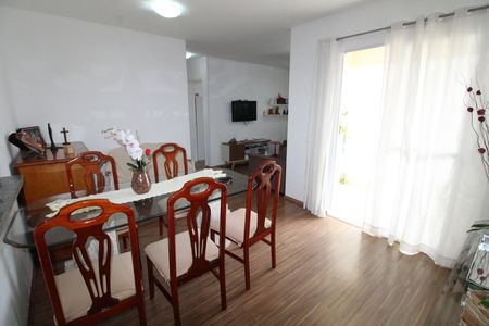 Apartamento para alugar com 65m², 2 quartos e 1 vagaSala