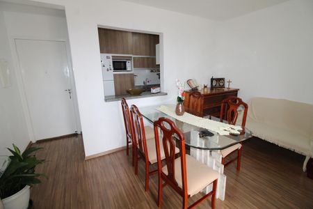 Apartamento para alugar com 65m², 2 quartos e 1 vagaSala