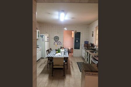 Casa à venda com 3 quartos, 240m² em Jardim Monte Kemel, São Paulo