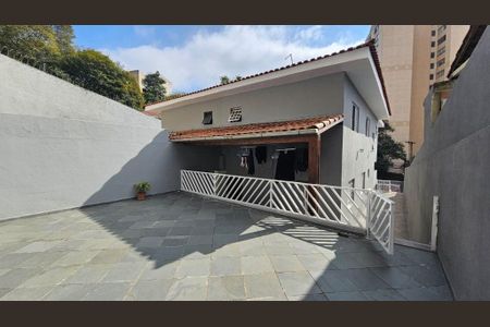 Casa à venda com 220m², 3 quartos e 5 vagas