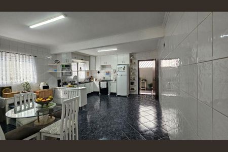 Casa à venda com 220m², 3 quartos e 5 vagas