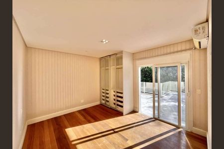 Casa para alugar com 4 quartos, 493m² em Pousada dos Bandeirantes, Carapicuíba