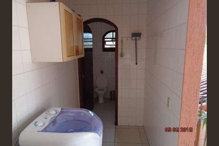 Casa à venda com 240m², 3 quartos e 4 vagas