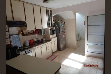 Casa à venda com 240m², 3 quartos e 4 vagas