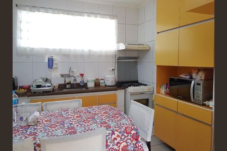 Casa à venda com 3 quartos, 180m² em Vila Tiradentes, São Paulo