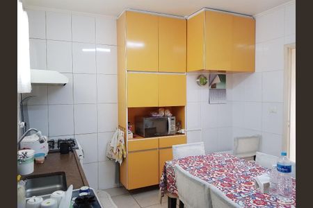 Casa à venda com 3 quartos, 180m² em Vila Tiradentes, São Paulo