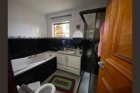 Casa à venda com 3 quartos, 200m² em Parque dos Principes, São Paulo