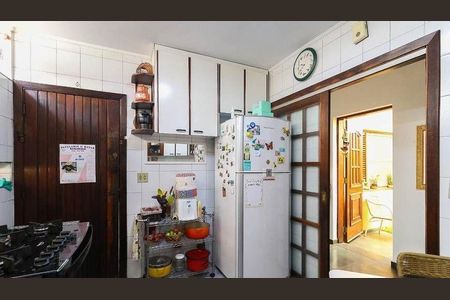 Casa à venda com 3 quartos, 170m² em Jardim Ester Yolanda, São Paulo