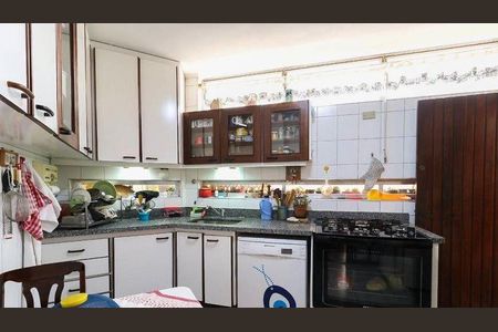Casa à venda com 3 quartos, 170m² em Jardim Ester Yolanda, São Paulo