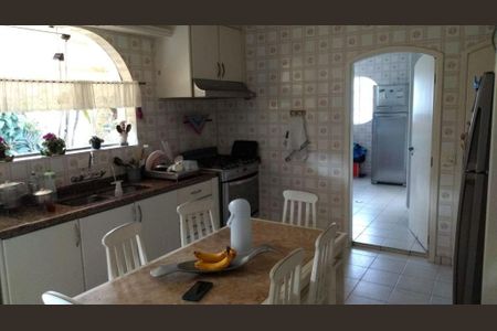 Casa à venda com 5 quartos, 350m² em Vila Sonia, São Paulo