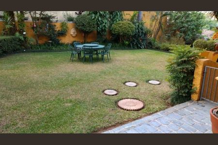 Casa à venda com 5 quartos, 350m² em Vila Sonia, São Paulo