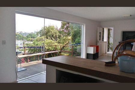Casa à venda com 3 quartos, 222m² em Butantã, São Paulo