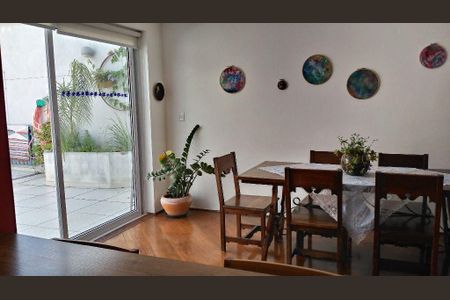Casa à venda com 3 quartos, 222m² em Butantã, São Paulo