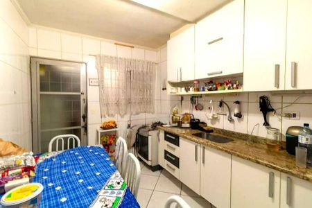 Casa à venda com 108m², 3 quartos e 3 vagas