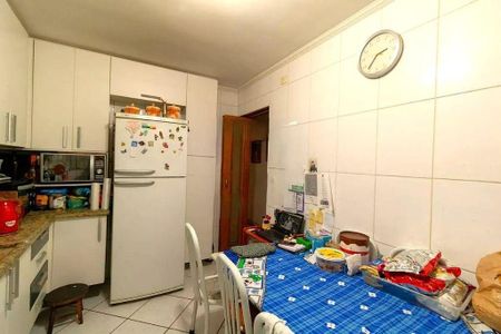 Casa à venda com 108m², 3 quartos e 3 vagas