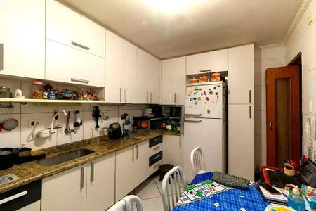 Casa à venda com 108m², 3 quartos e 3 vagas