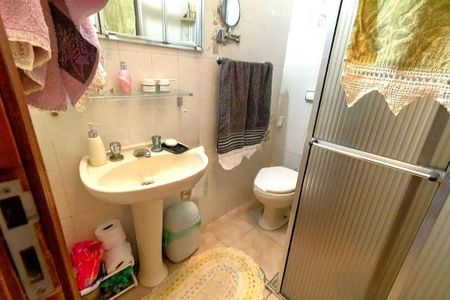 Casa à venda com 108m², 3 quartos e 3 vagas
