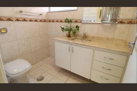 Casa à venda com 4 quartos, 200m² em Jardim Peri Peri, São Paulo