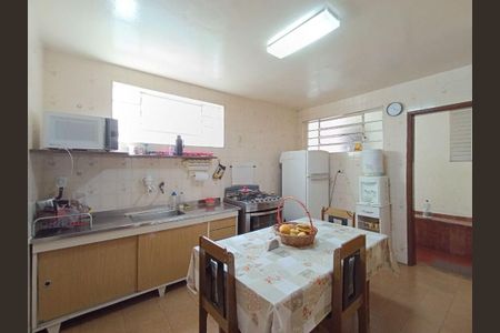Casa à venda com 3 quartos, 150m² em Vila Gomes, São Paulo