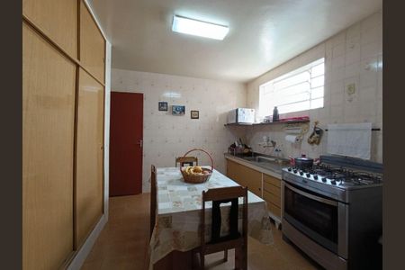 Casa à venda com 3 quartos, 150m² em Vila Gomes, São Paulo