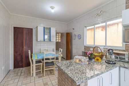 Casa à venda com 199m², 4 quartos e 2 vagas