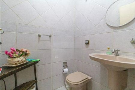 Casa à venda com 199m², 4 quartos e 2 vagas