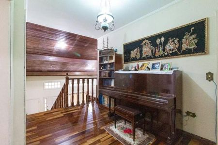 Casa à venda com 199m², 4 quartos e 2 vagas