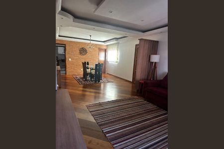Casa à venda com 3 quartos, 198m² em Jardim das Vertentes, São Paulo